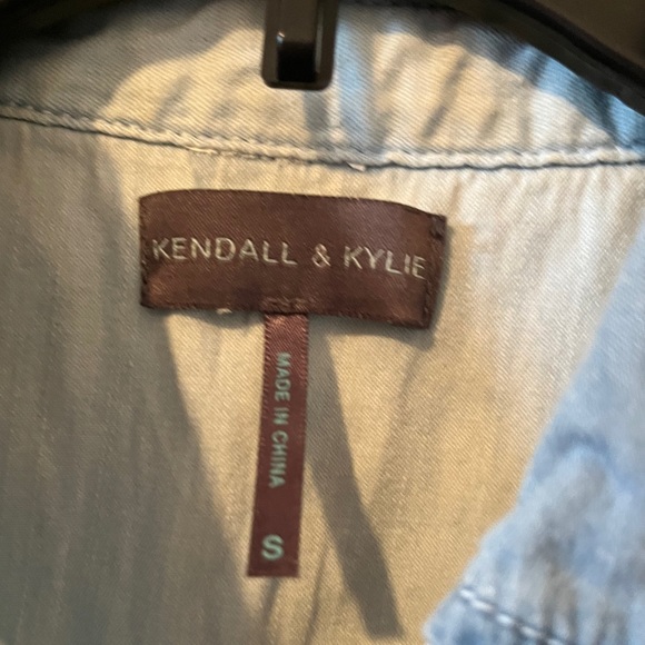 Tribal printed vest. Kylie Kendall branded vest - Picture 2 of 3